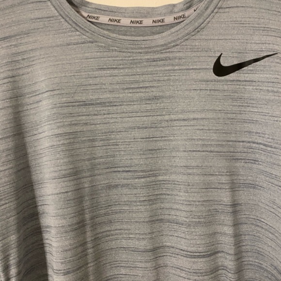 3for$20 long sleeve Nike dry fit - Picture 2 of 3